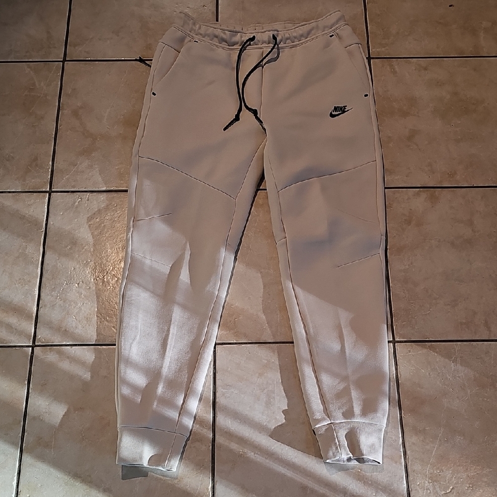 Nike Tech Joggers